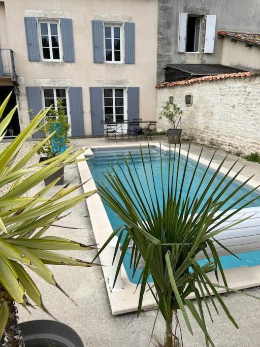 La Grange A Rosy Holiday home *